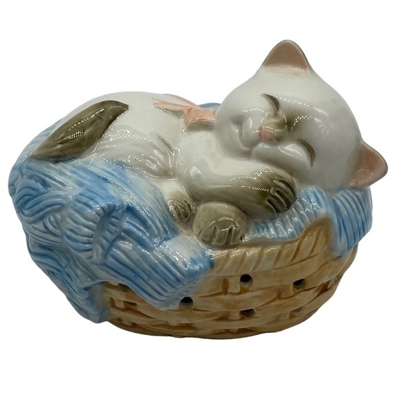 Vintage Avon Cat Napper Pomander Figurine Made in Japan 1983 - Picture 1 of 6